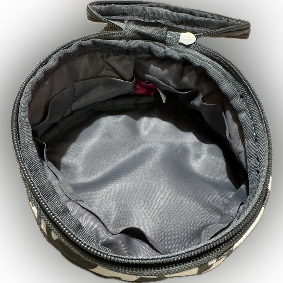 Circle Jewelry / Makeup Zip Around Holder - Picture 4 of 5